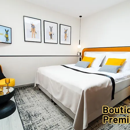 Awo فندق غنيزنو