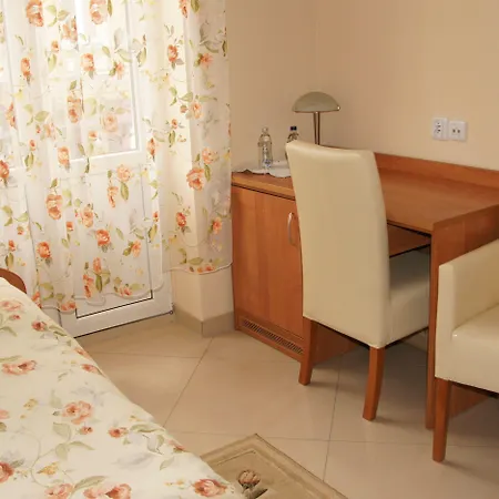 Hotel Awo 3*
